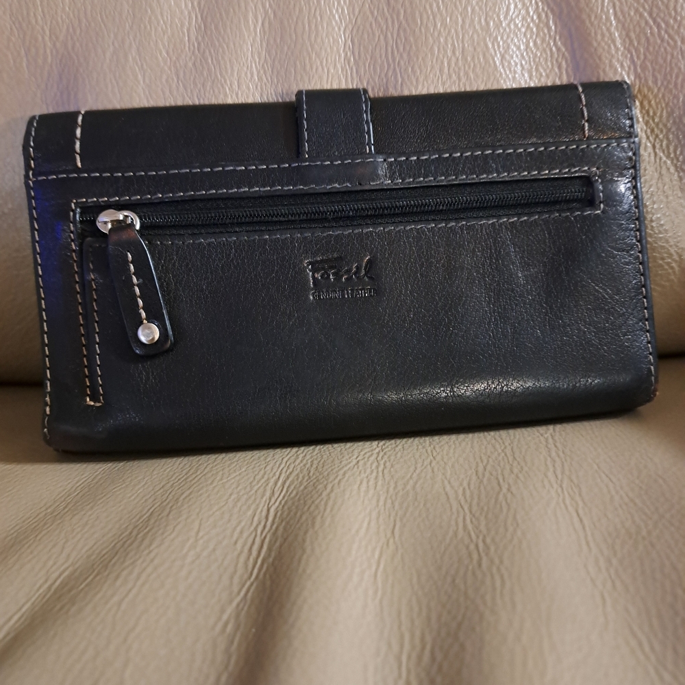 Fossil Wallet - Picture 2 of 10